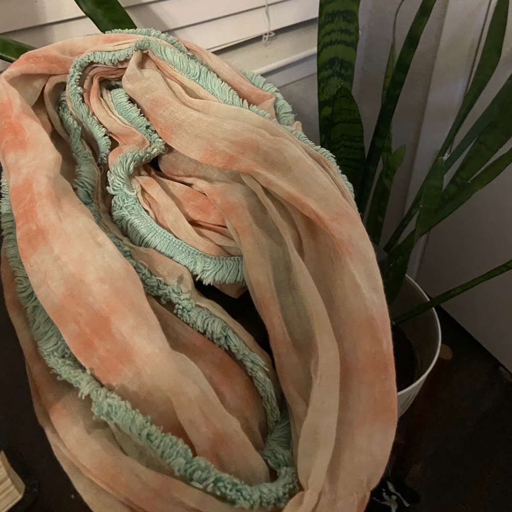 American eagle infinity scarf. Pink tyedye